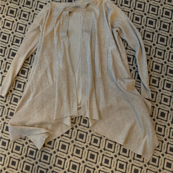 Oatmeal colored cardigan - Picture 2 of 5